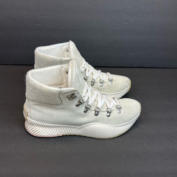 Sorel Out N About Iii Conquest Boot Womens Size 9 Chalk Color Suede - Picture 1 of 10
